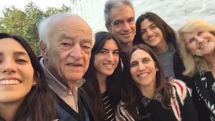 Luis se casó con Sarita hace 56 años y tiene una familia numerosa