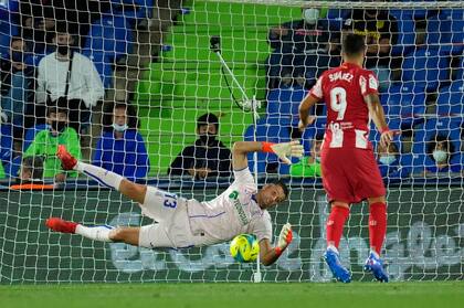 Luis Suárez apareció en el momento justo para que Atlético de Madrid dé vuelta el partido a Getafe y se quede con un gran triunfo