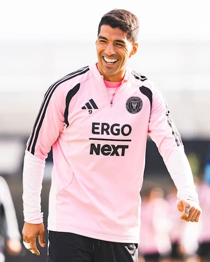 Luis Suárez, en la vuelta a los entrenamientos del equipo de Florida; a los 38 años, el uruguayo pierde lugar, pero para el DT Javier Mascherano "es un jugador importante y va a seguir siéndolo".