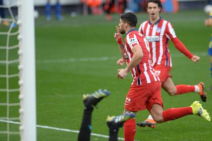 Luis Suárez festeja un gol frente al Cádiz.