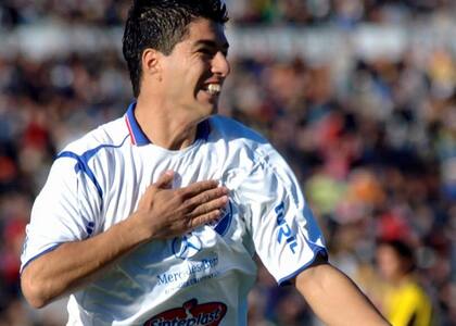 Luis Suárez marcó 15 goles con la camiseta de Nacional en su primera etapa en el club entre 2005 y 2006