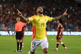 Venezuela estaba con un pie en el repechaje, pero sufrió los seis goles de Colombia y del "otro" Luis Suárez