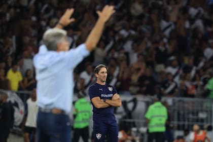 Luis Zubeldia, durante el clásico contra Vasco da Gama