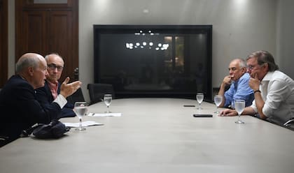 Luis Zubizarreta y Rodolfo Rossi (Acsoja) con Juan José Bahillo y Delfo Buchaillot