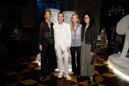 Luisa de Álzaga, Laura Orcoyen, María Calcaterra y Cynthia Cohen