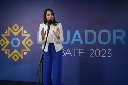 Luisa González, candidata presidencial del movimiento Revolución Ciudadana, en su intervención previa al debate presidencial en Quito, Ecuador, el domingo 13 de agosto de 2023