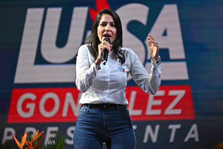 Elecciones en Ecuador: Luisa González, Rafael Correa es el candidato desconocido que optó por “restaurar la patria”.