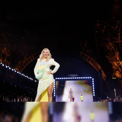 Luisana Lopilato desfiló desde la icónica Torre Eiffel (Foto: Instagram/@luisanalopilato)
