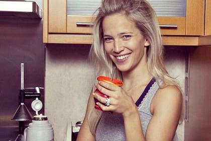 Luisana Lopilato no abandona la costumbre de tomar mate, pese a la distancia