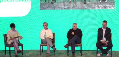 Luisina López Hiriart (moderadora), Meninato, Capretto e Ignacio Eguren, CEO en AgroPro y anfitrión del encuentro