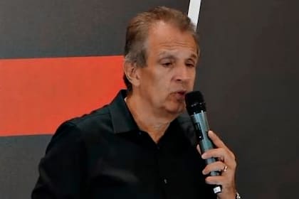 Luiz Eduardo Baptista, el presidente de Flamengo, en su última conferencia