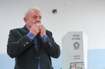 Luiz Inacio Lula da Silva, después de votar