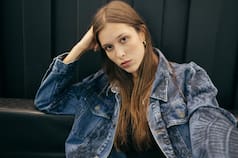 Tiene 20, es heredera de una casa de diseño argentina y ahora viste a las hijas de las famosas