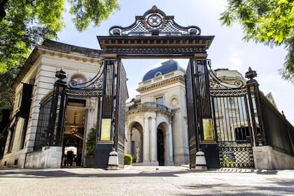 Lujo francés en el ingreso del Palacio Errázuriz convertido en museo desde fines de la década del '30.