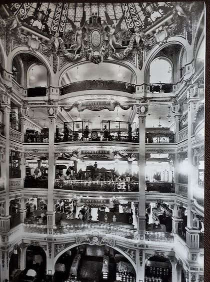 Lujoso interior del edificio de F. Fleury Tronquoy