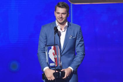 Luka Doncic posee una fortuna de US$100 millones debido a sus contratos en la NBA