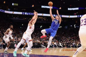 Luka Doncic se robó la Noche de Navidad de la NBA con un partido para la historia y lleno de récords