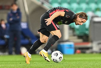 Luka Modric llegó a los 134 partidos con la camiseta de Croacia e igualó a a Darijo Srna como el jugador con más partidos en la historia de Croacia