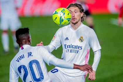 Luka Modric y Vinicius Junior