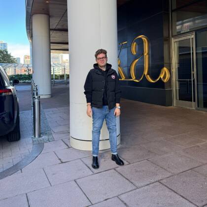 Luka y su madre viajaron a Estados Unidos para aumentar las probabilidades de conseguir un donante