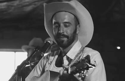 Luke Bell era considerado una de las mejores voces del country actual, su último tema fue una nueva versión de "Jealous Guy" de John Lennon