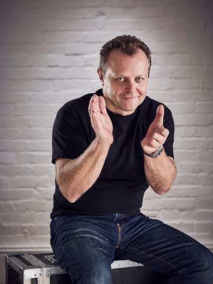 Luke Cresswell, uno de los creadores de Stomp