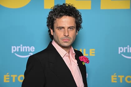 Luke Kirby en la presentación de la serie, en París