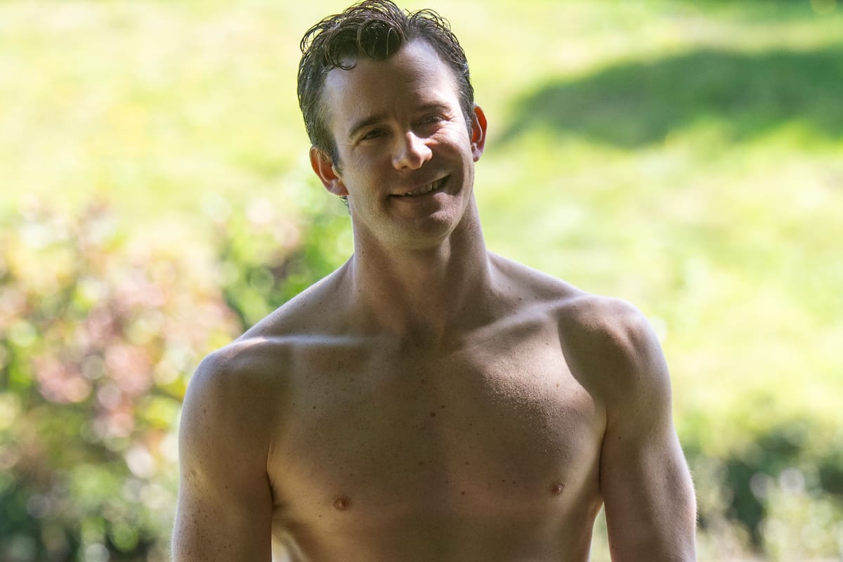 Luke Thompson: quién es el actor británico que da vida a Benedict ...