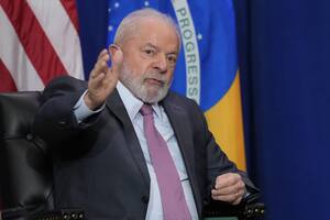 Lula da Silva dijo que la democracia está “cada vez más en peligro” y alertó: “Está pasando en la Argentina”