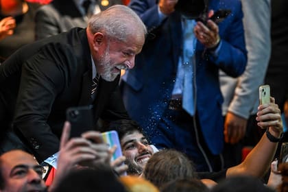 Lula durante un evento universitario, en San Pablo. Pese al apoyo de sus bases y votantes, el presidente de ahora en más deberá salir a buscar el respaldo de sus no votantes