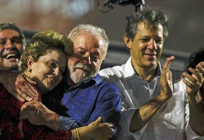 Lula, junto a Dilma Rousseff y Fernando Haddad, en la avenida Paulista