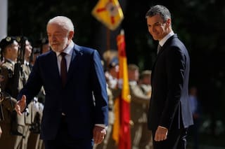 Lula llega a España para cerrar filas con Sánchez ante la ultraderecha y la guerra con Irán