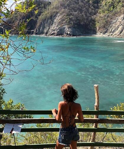 Lula Rizutto, estudiante de 21 años de economía, aprovechó la pandemia para trabajar y cursar desde Costa Rica de manera remota