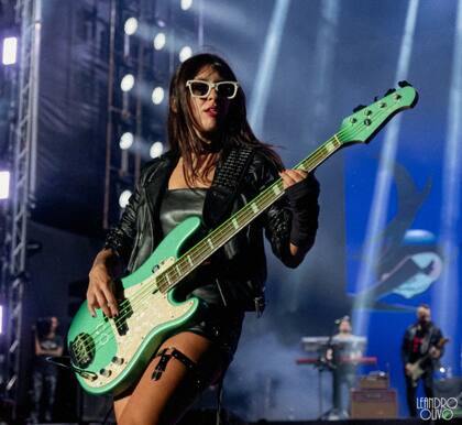 Luli Bass la que de niña hacía collares para juntar plata y comprarse un bajo