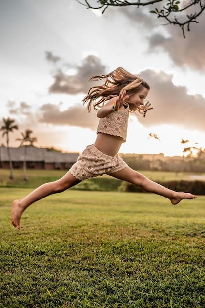 Luna, fanática de la gimnasia artística, en una fabulosa producción de fotos.