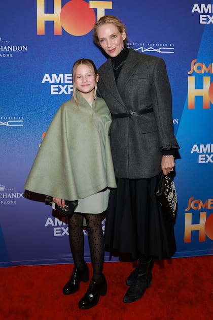 Luna Thurman-Busson y Uma Thurman caminaron juntas por primera vez en una alfombra roja