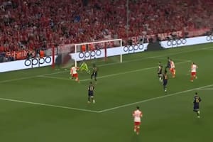 Bayern Munich ataca a Real Madrid: las dos atajadas de Lunin en los primeros minutos