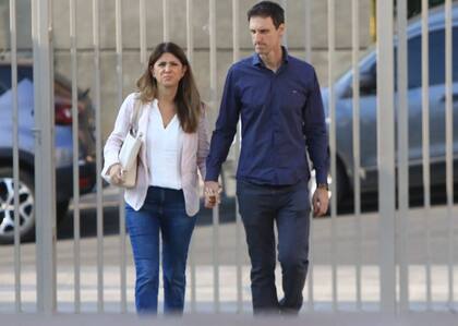 Luperi, de 42 años, es esposo de Virginia Zamora, quien es anestesióloga en el Hospital Neonatal