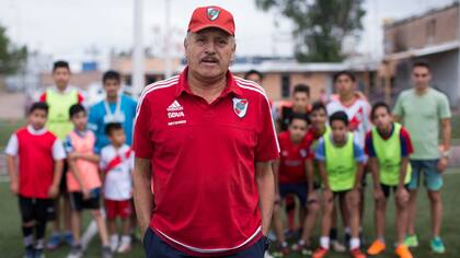 Luque, a los 68 años, hoy como captador de talentos para River en la zona de Cuyo