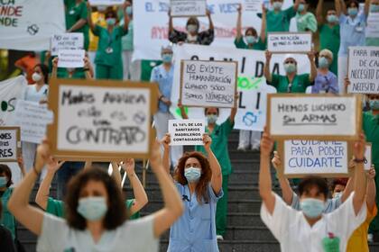 Luto y protestas en España