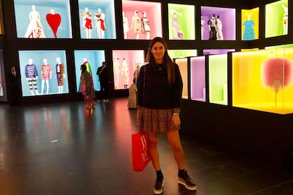 Lucía Vilarino en la pre apertura para prensa especializada