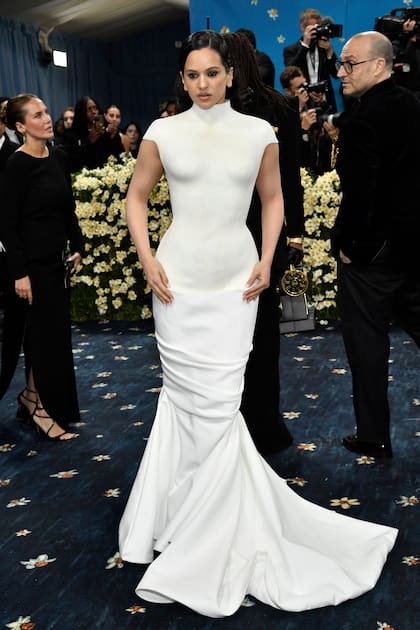 "Lux" el nuevo álbum de Rosalía combina las diferentes etapas de la cantante