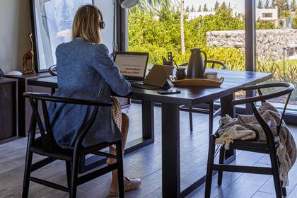 Luz natural y vista hacia el exterior verde: dos aspectos fundamentales para inspirarse