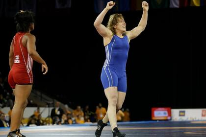 Luz Vázquez levanta las manos y festeja su triunfo final