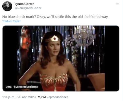 Lynda Carter tomó con gracia la pérdida de su tilde azul