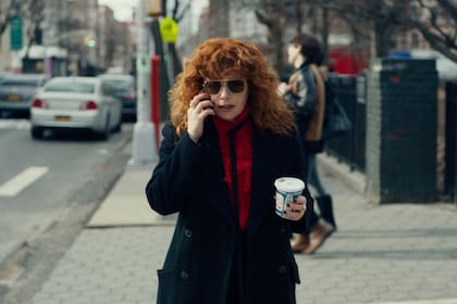 Lyonne interpreta a Nadia, una joven neoyorquina.
