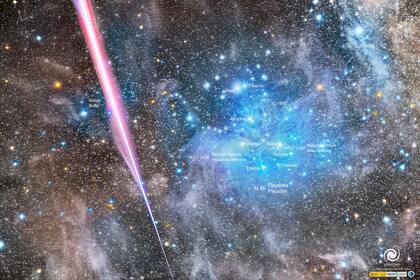 M45 (Messier 45), Pléyades, Siete Hermanas. Es un cúmulo estelar abierto que contiene estrellas calientes de tipo espectral B, de mediana edad, ubicadas en la constelación Tauro. Está entre uno de los cúmulos estelares más cercanos a la Tierra, y es el cúmulo mejor visible a simple vista en el cielo