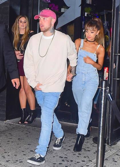 Mac Miller junto a Ariana Grande, en agosto de 2016