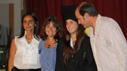 Macarena egresó en Argentina