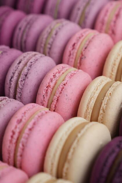 Macarrones rosados, una muestra del uso del color como punto de partida en la creación pastelera